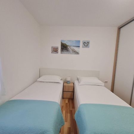 Apartman "Flower Garden" Ražanac Exterior foto