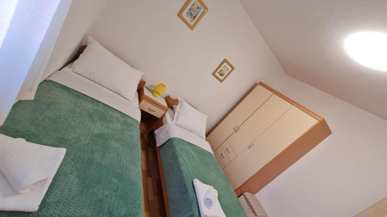 Apartman "Flower Garden" Ražanac Exterior foto