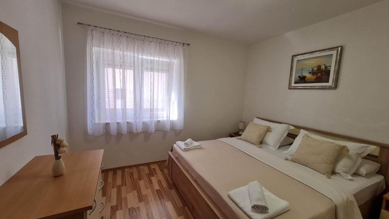Apartman "Flower Garden" Ražanac Exterior foto