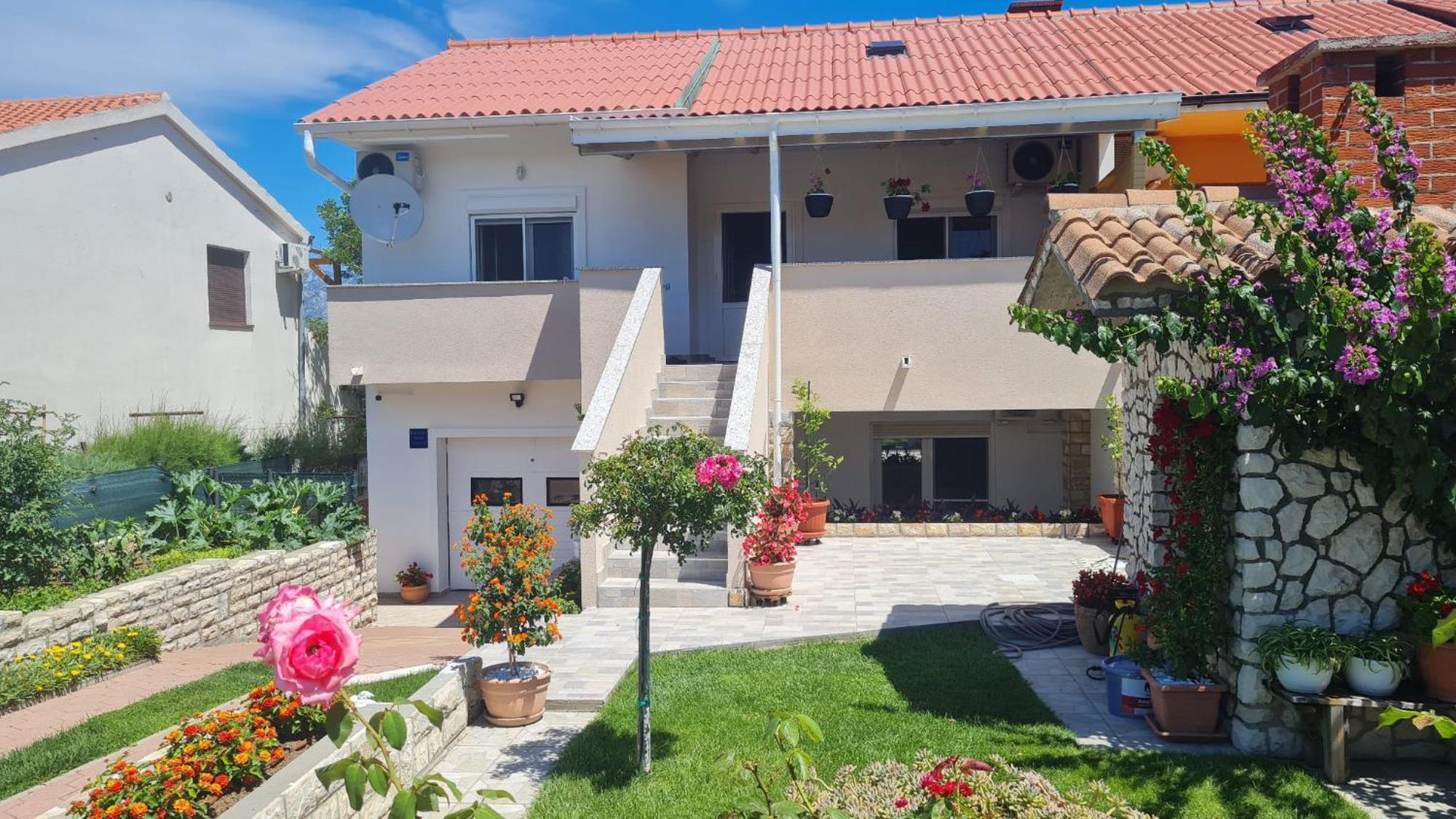 Apartman "Flower Garden" Ražanac Exterior foto